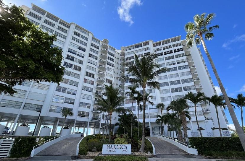 Picture of 11930 N Bayshore Dr # 805, North Miami FL 33181