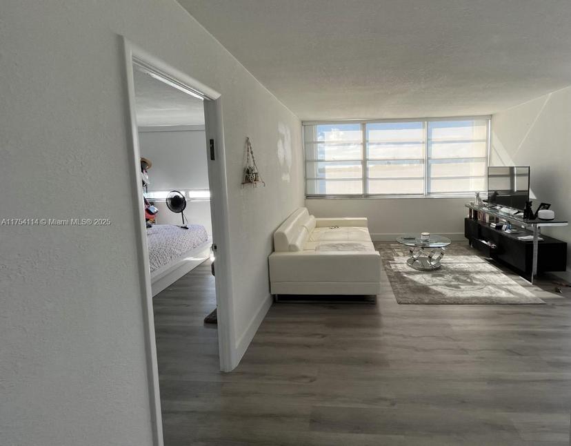 Picture of 11930 N Bayshore Dr # 805, North Miami FL 33181