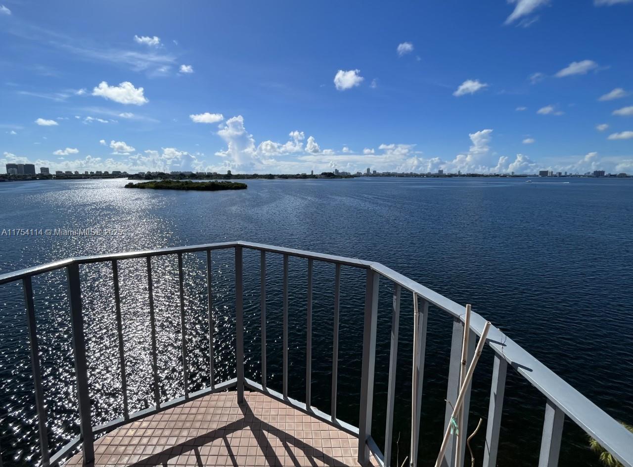 Picture of 11930 N Bayshore Dr # 805, North Miami, FL 33181