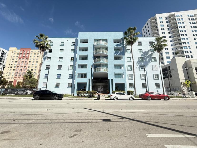 Picture of 501 SW 1St St # 208, Miami FL 33130