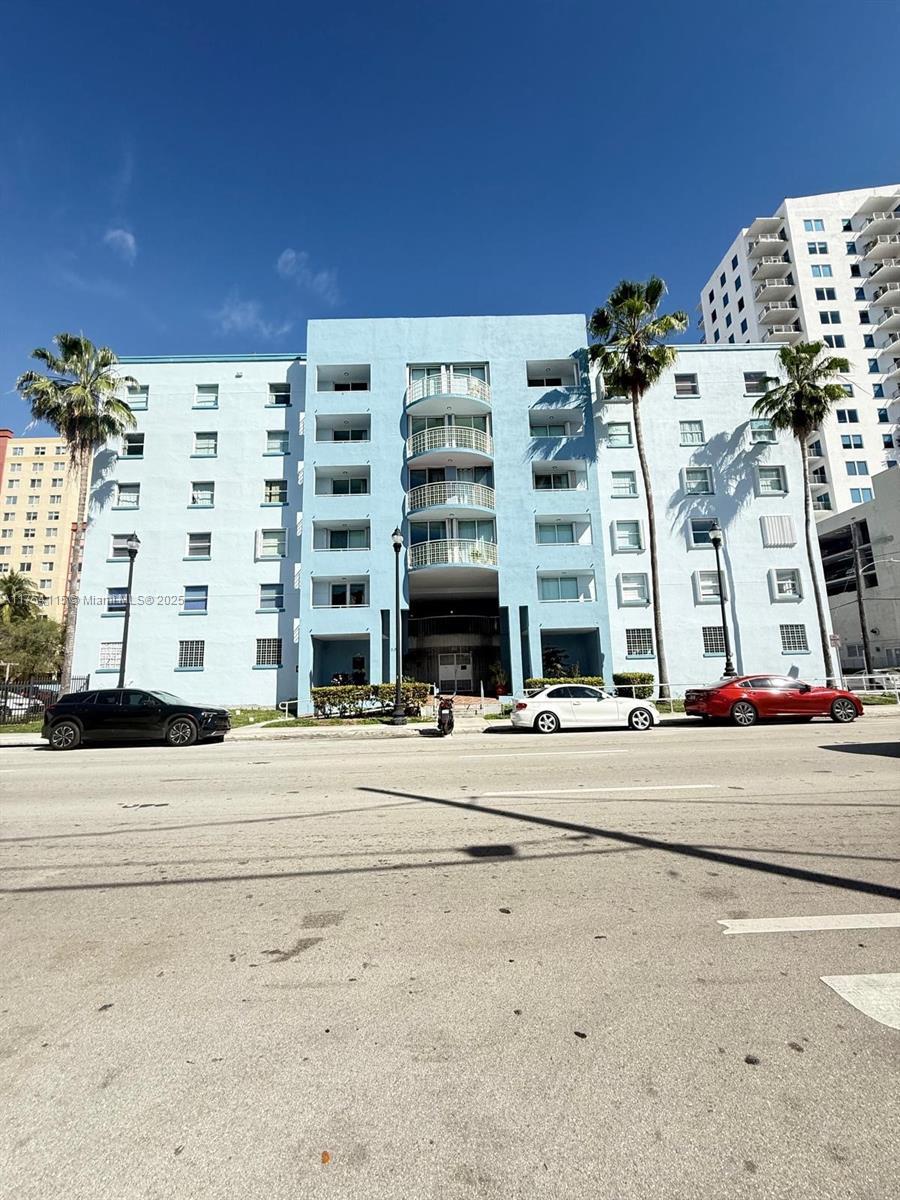 Picture of 501 SW 1St St # 208, Miami, FL 33130