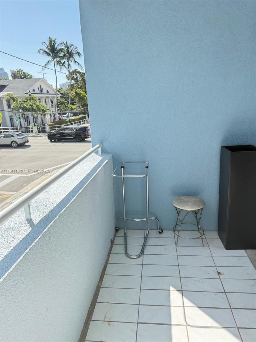 Picture of 501 SW 1St St # 208, Miami FL 33130