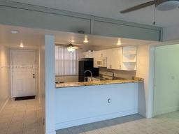 Picture of 1524 Whitehall Dr # 102, Davie, FL 33324