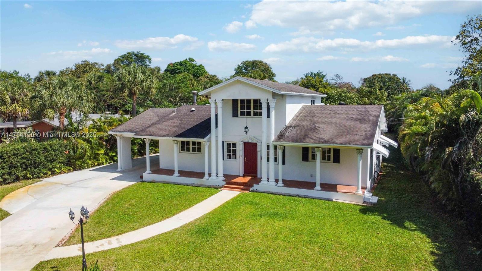 Picture of 740 E Country Club Cir, Plantation, FL 33317