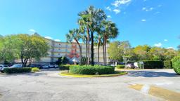 Picture of 8290 Lake Dr # 302, Doral, FL 33166