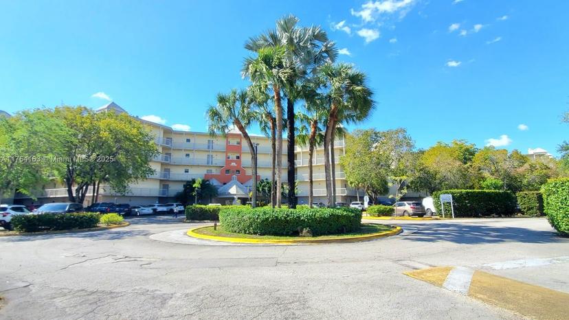 Picture of 8290 Lake Dr # 302, Doral FL 33166