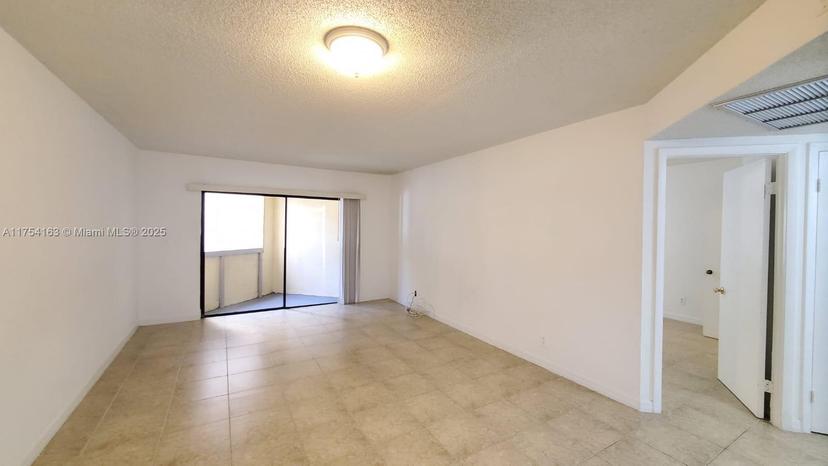 Picture of 8290 Lake Dr # 302, Doral FL 33166