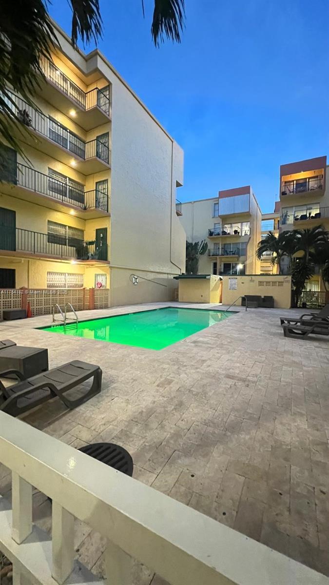 Picture of 4500 W 19Th Ct # 534, Hialeah FL 33012