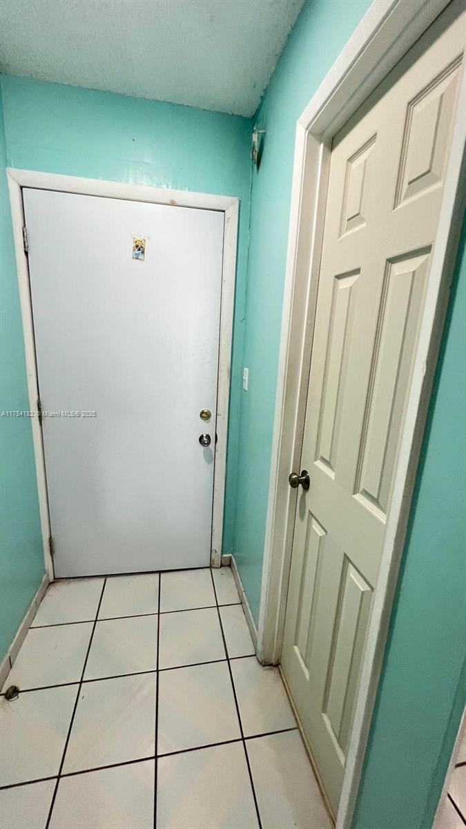 Picture of 4500 W 19Th Ct # 534, Hialeah FL 33012