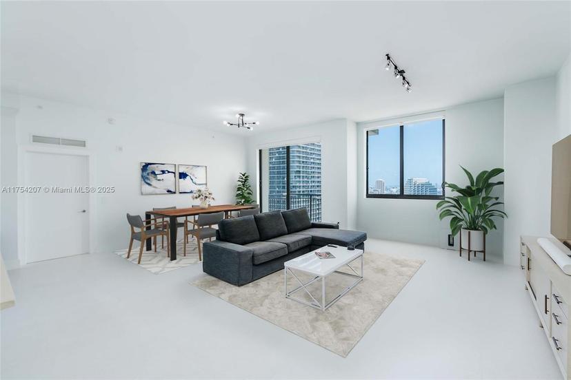 Picture of 999 SW 1St Ave, Miami FL 33130