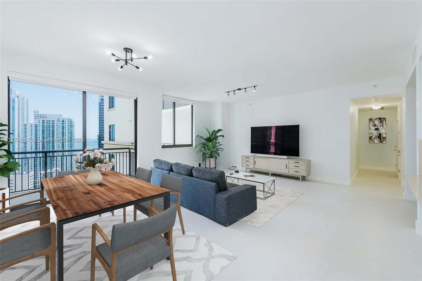 Picture of 999 SW 1St Ave, Miami FL 33130