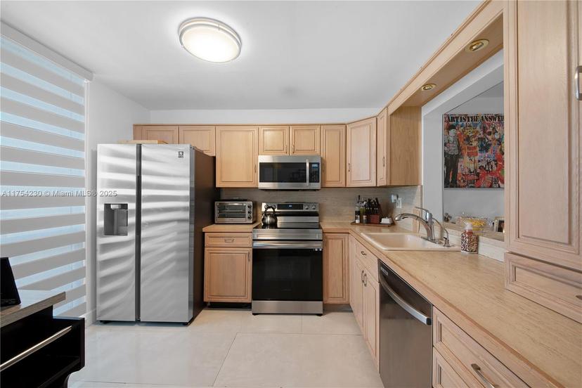 Picture of 521 N Riverside Dr # 808, Pompano Beach FL 33062