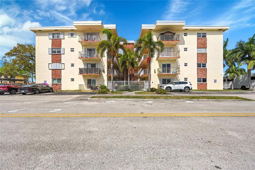 Picture of 1747 Rodman St # 207, Hollywood FL 33020
