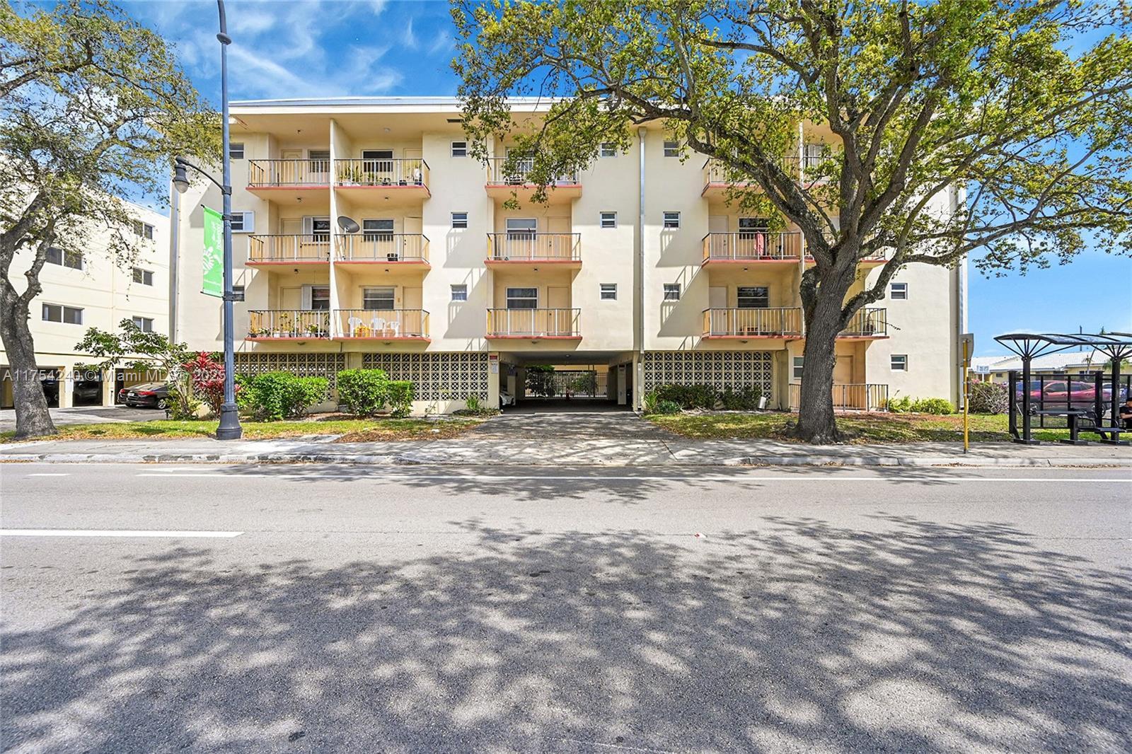 Picture of 1747 Rodman St # 207, Hollywood, FL 33020