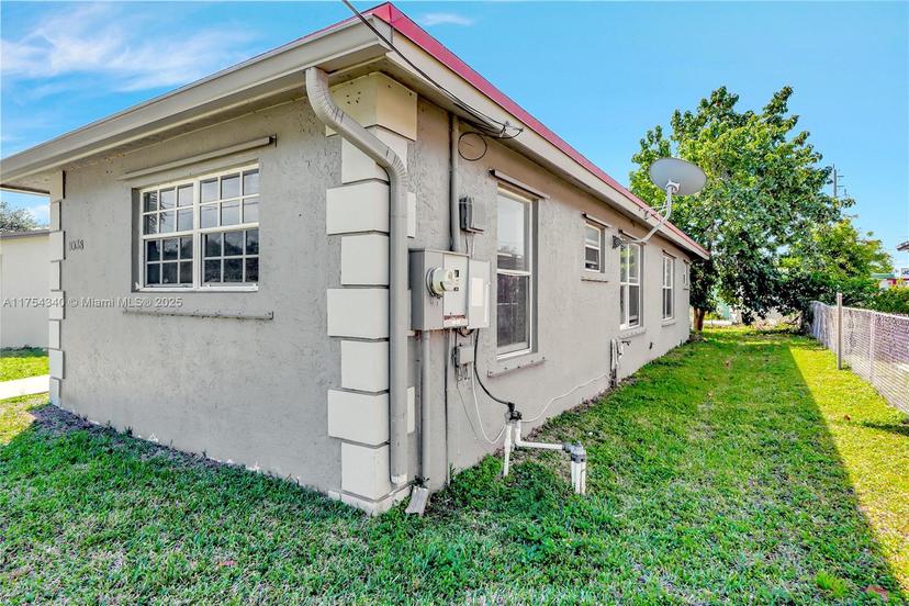 Picture of 1038 NW 8Th St, Hallandale Beach FL 33009