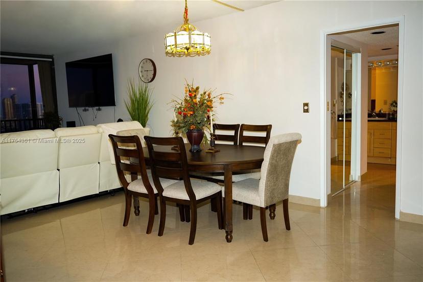 Picture of 20335 W Country Club Dr # 2608, Aventura FL 33180