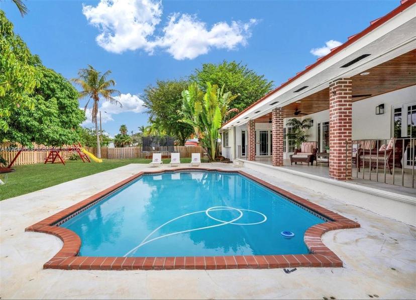 Picture of 15030 SW 89Th Ave, Palmetto Bay FL 33176