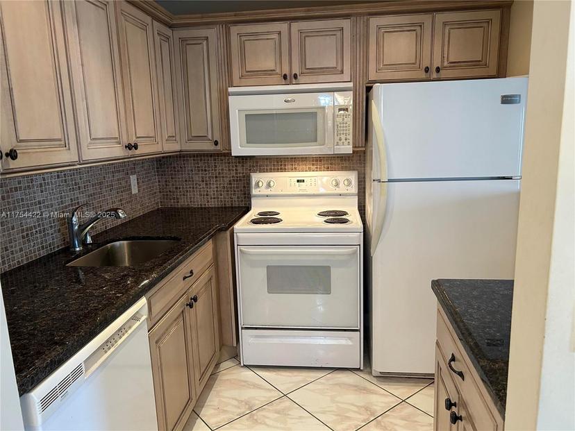 Picture of 389 Grantham F # 389, Deerfield Beach FL 33442