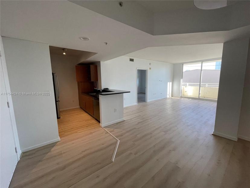 Picture of 18800 NE 29Th Ave # 417, Aventura FL 33180