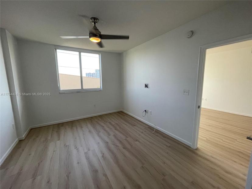 Picture of 18800 NE 29Th Ave # 417, Aventura FL 33180