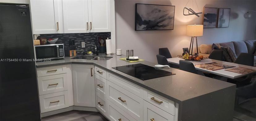 Picture of 3160 Holiday Springs Blvd # 112, Margate FL 33063