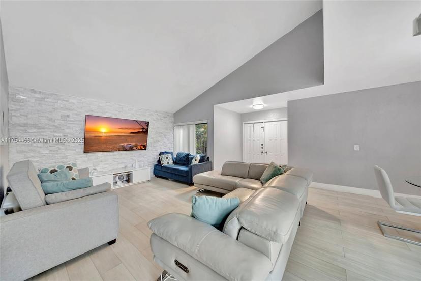 Picture of 13456 SW 108Th St Cir N, Miami FL 33186