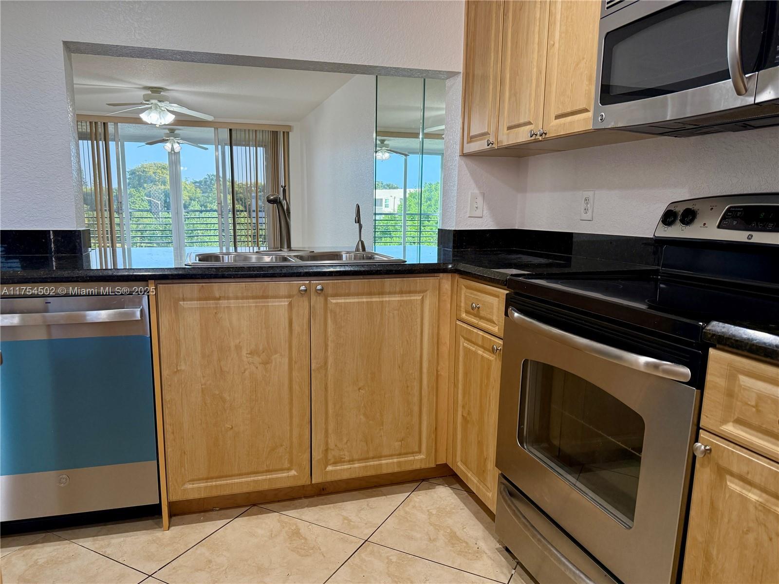 Picture of 1920 Sabal Palm Dr # 402, Davie, FL 33324