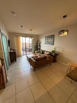 Picture of 11663 NW 87Th Ln # 11663, Doral, FL 33178