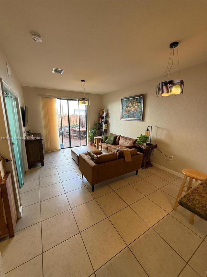 Picture of 11663 NW 87Th Ln # 11663, Doral FL 33178