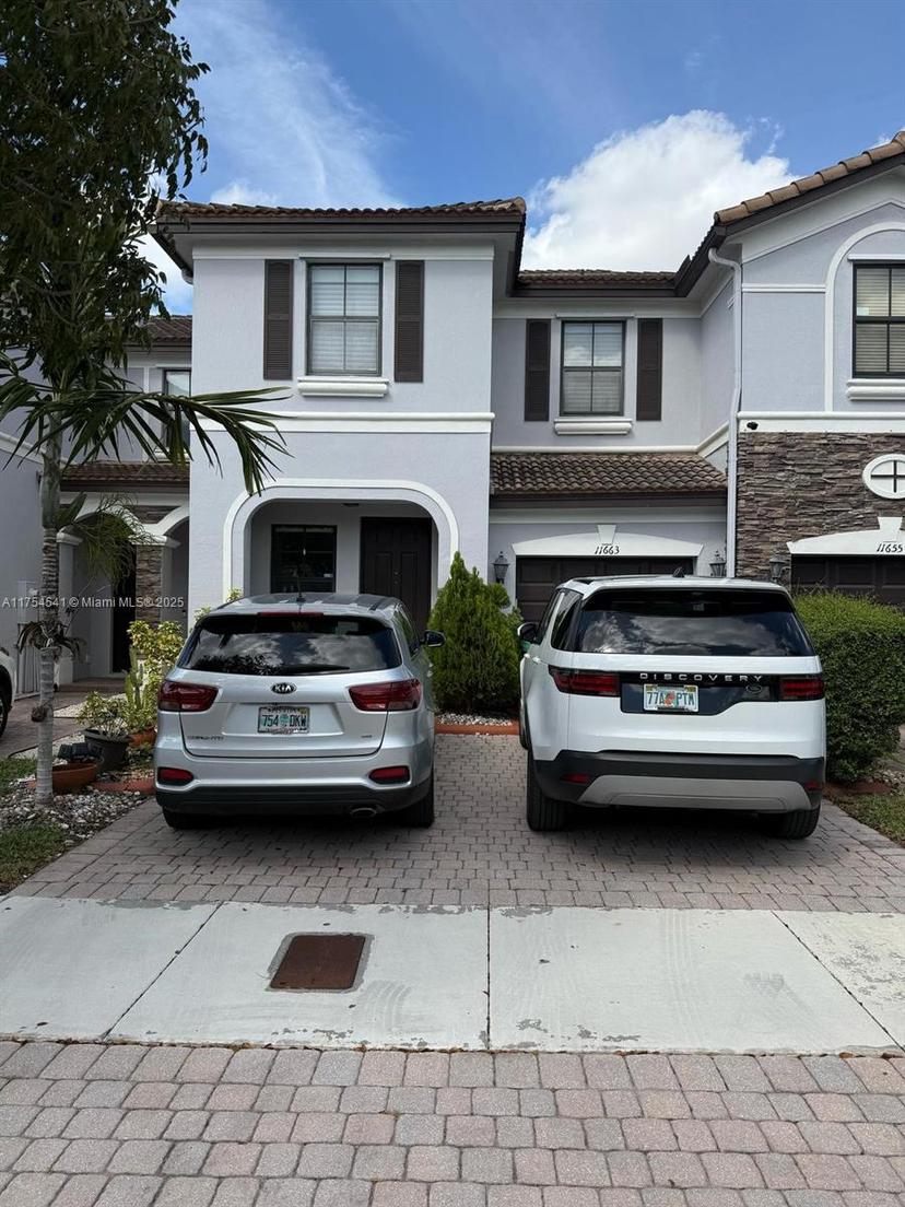 Picture of 11663 NW 87Th Ln # 11663, Doral FL 33178