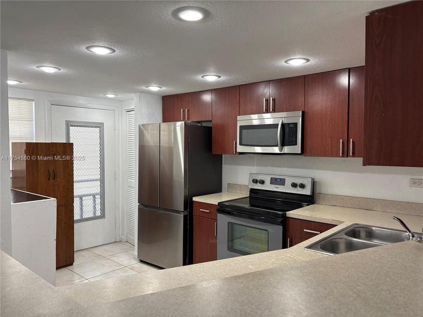 Picture of 1680 NE 191St St # 2, Miami FL 33179