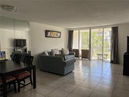 Picture of 1680 NE 191St St # 2, Miami, FL 33179