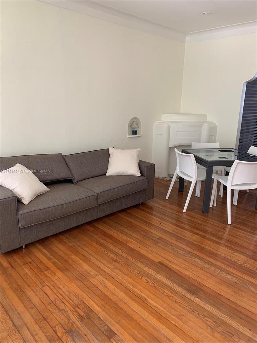 Picture of 828 Euclid Ave # 10, Miami Beach FL 33139