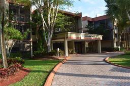 Picture of 16475 Golf Club Rd # 313, Weston, FL 33326