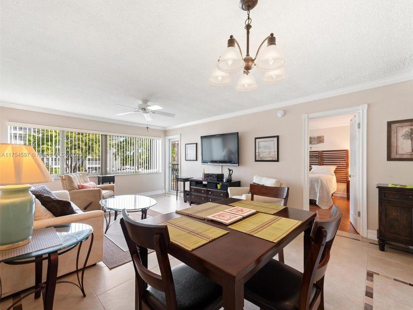 Picture of 329 SE 3Rd St # 203P, Hallandale Beach FL 33009