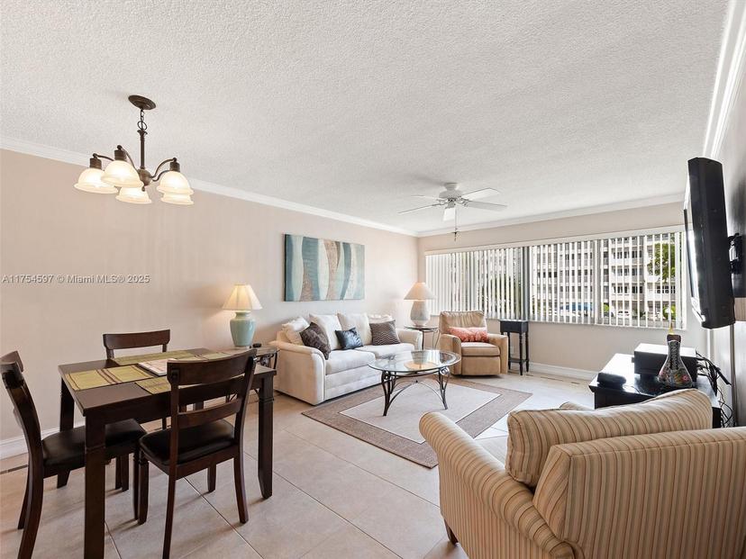 Picture of 329 SE 3Rd St # 203P, Hallandale Beach FL 33009