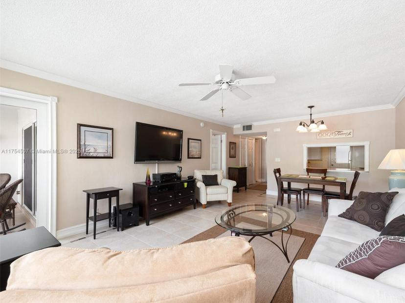 Picture of 329 SE 3Rd St # 203P, Hallandale Beach FL 33009