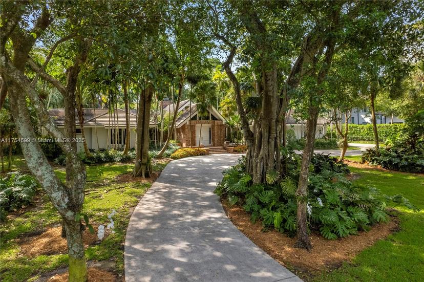 Picture of 9000 Arvida Dr, Coral Gables FL 33156