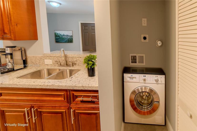 Picture of 1955 NW 5Th Pl # 13, Miami FL 33136