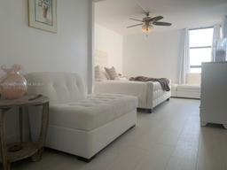 Picture of 20505 E Country Club Dr # 1232, Aventura, FL 33180