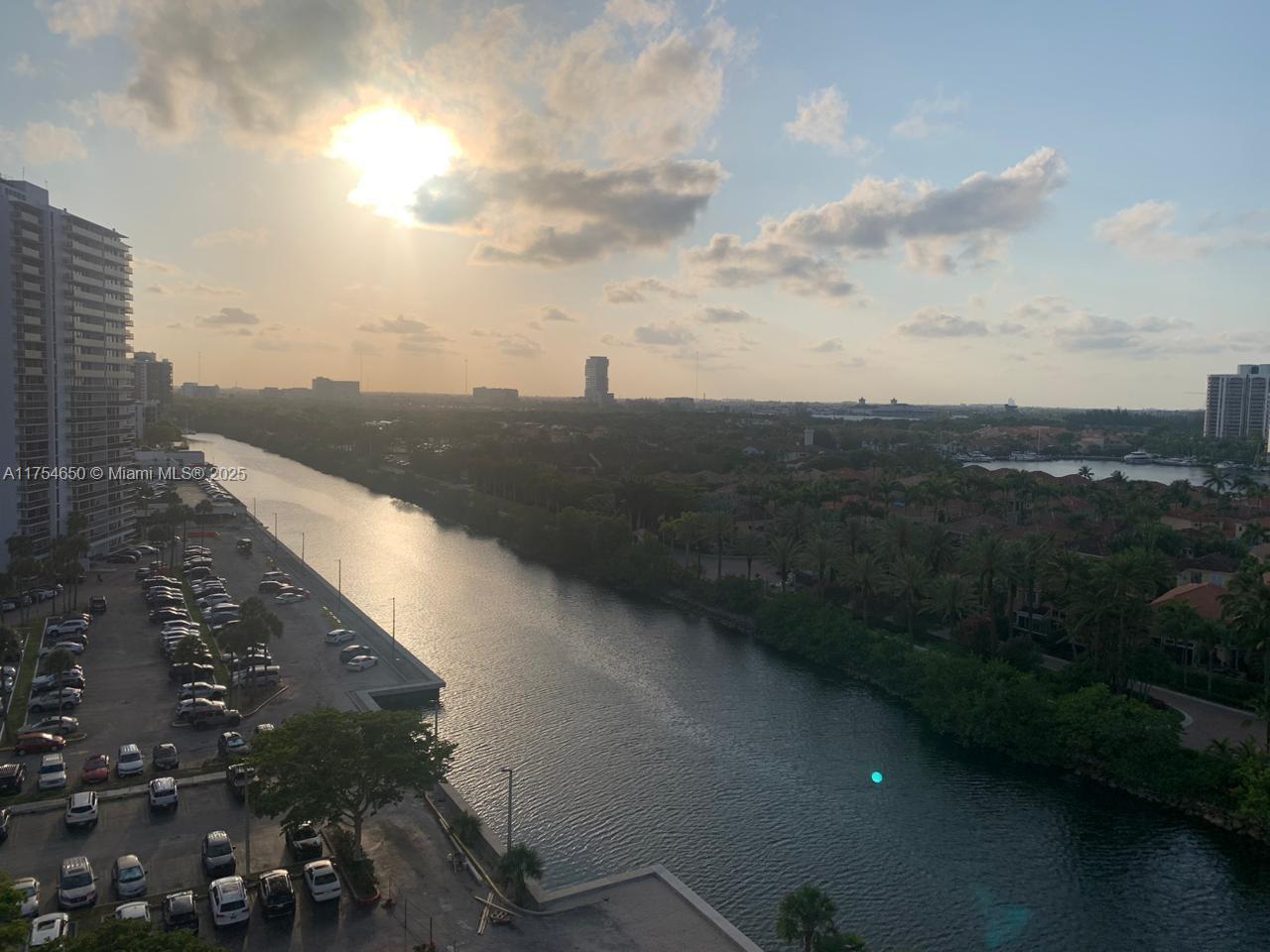 Picture of 20505 E Country Club Dr # 1232, Aventura, FL 33180