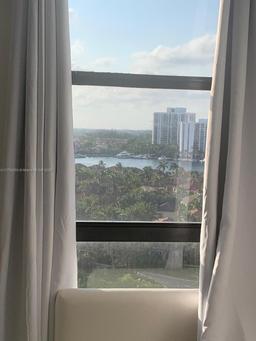 Picture of 20505 E Country Club Dr # 1232, Aventura, FL 33180