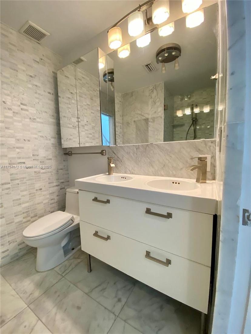Picture of 1600 Michigan Ave # 8, Miami Beach FL 33139