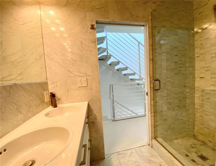 Picture of 1600 Michigan Ave # 8, Miami Beach FL 33139