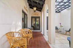Picture of 322 Viscaya Ave, Coral Gables, FL 33134