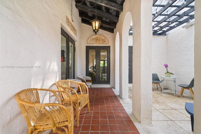 Picture of 322 Viscaya Ave, Coral Gables FL 33134