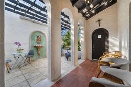 Picture of 322 Viscaya Ave, Coral Gables, FL 33134