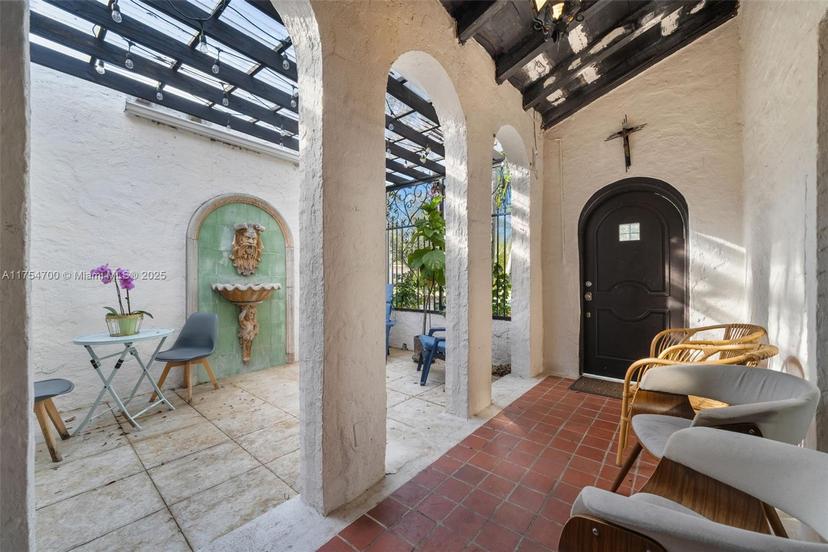 Picture of 322 Viscaya Ave, Coral Gables FL 33134