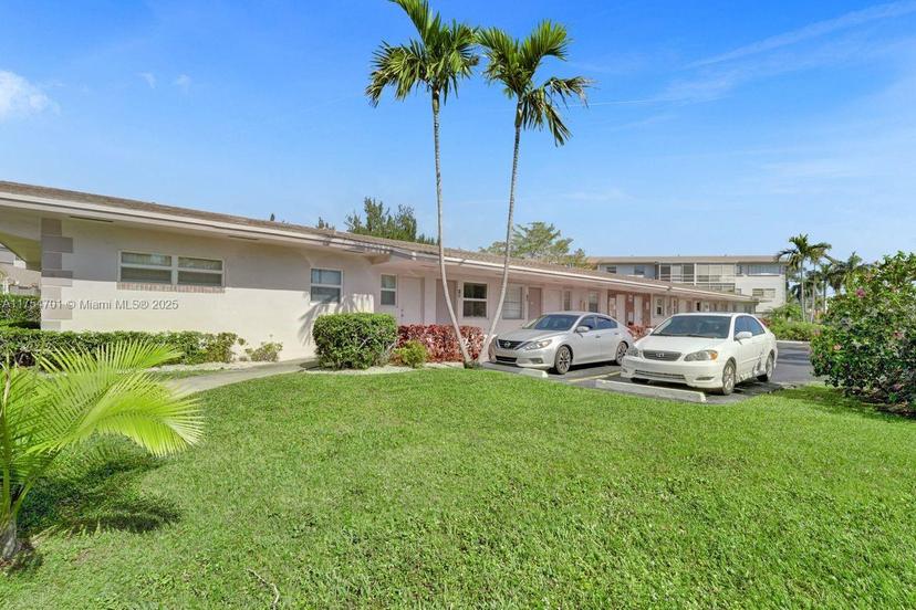 Picture of 700 Layne Blvd # 123, Hallandale Beach FL 33009