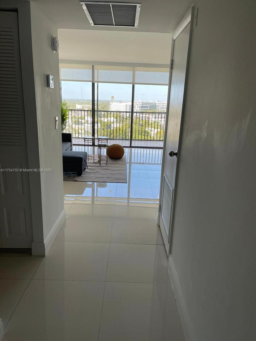 Picture of 20335 W Country Club Dr # 1701, Aventura FL 33180